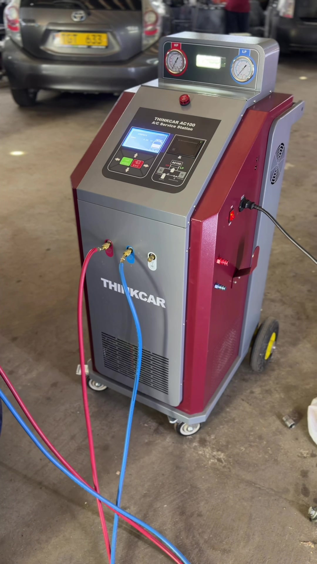 Auto AC service equipment